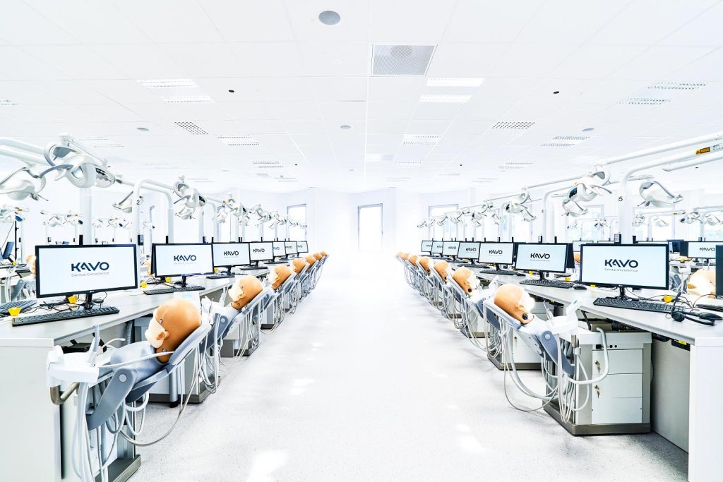 KaVo DSE Expert – flexibilné a kompaktné simulačné pracovisko